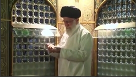 روایتِ اشک و عشق؛ آخرین کلامِ زائران با رهبر شهید در دانشگاه قم 